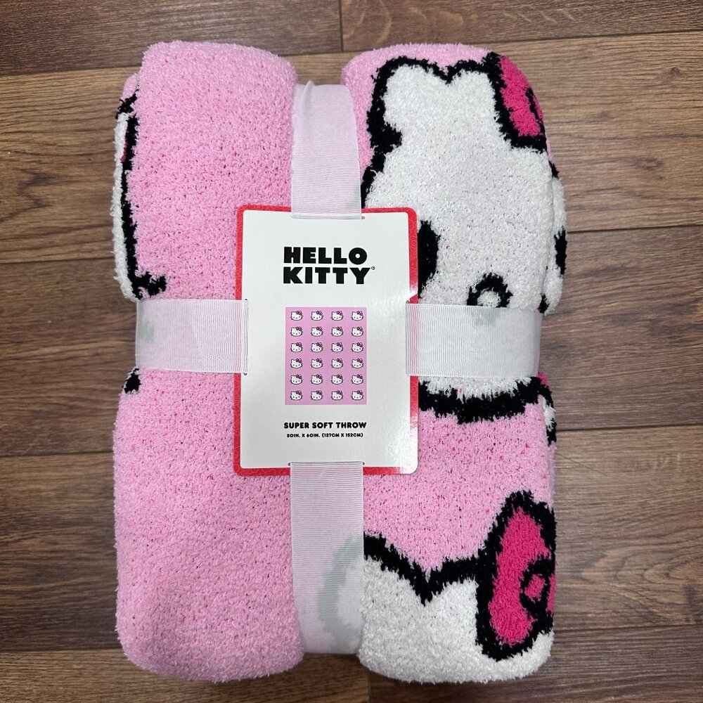 NWT Hello Kitty Super Soft Blanket Knit 50" x 60" Viral HTF
